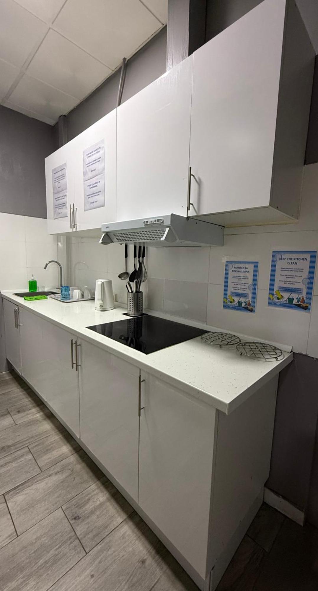 Rio Hostel マドリード エクステリア 写真